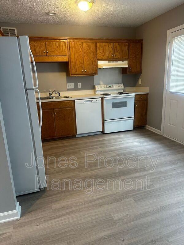 132 Aaron Pl Nw - Photo 3 of 9