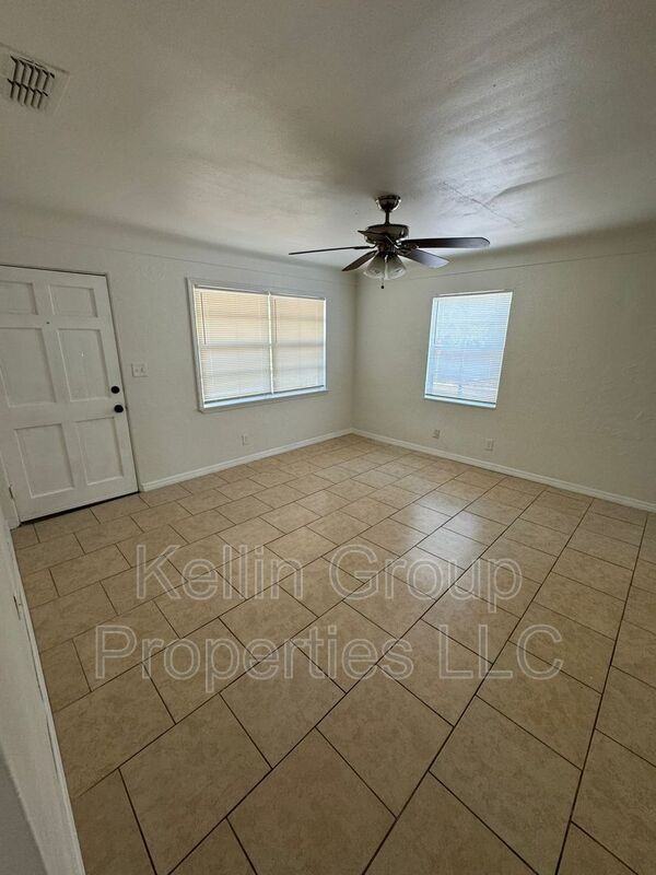 2027 37th St S - Photo 2 of 12