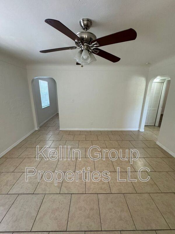 2027 37th St S - Photo 3 of 12