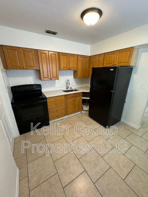 2027 37th St S - Photo 4 of 12