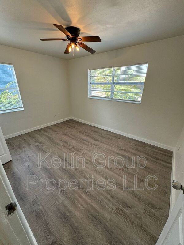 2027 37th St S - Photo 5 of 12