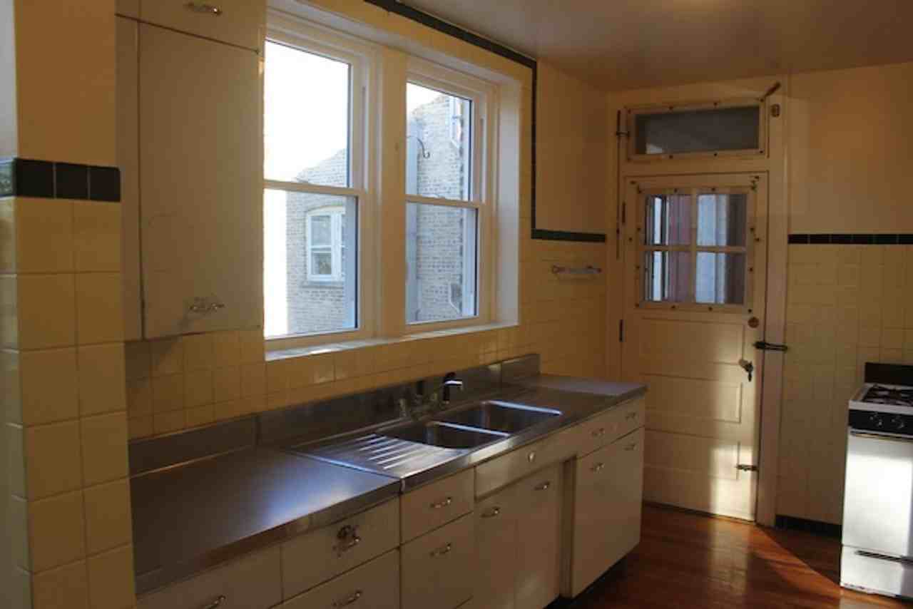 234 - *Custer-Dobson Building* - Photo 2 of 9