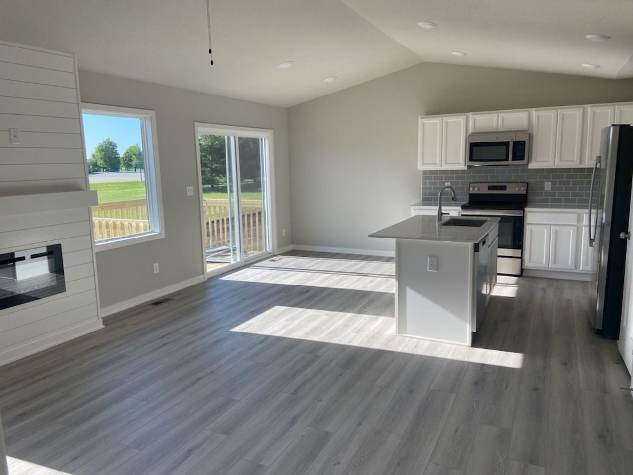 2917 3rd Ave Sw - Photo 2 of 15