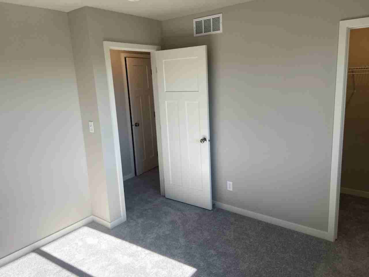 2909 3rd Ave Sw - Photo 5 of 21