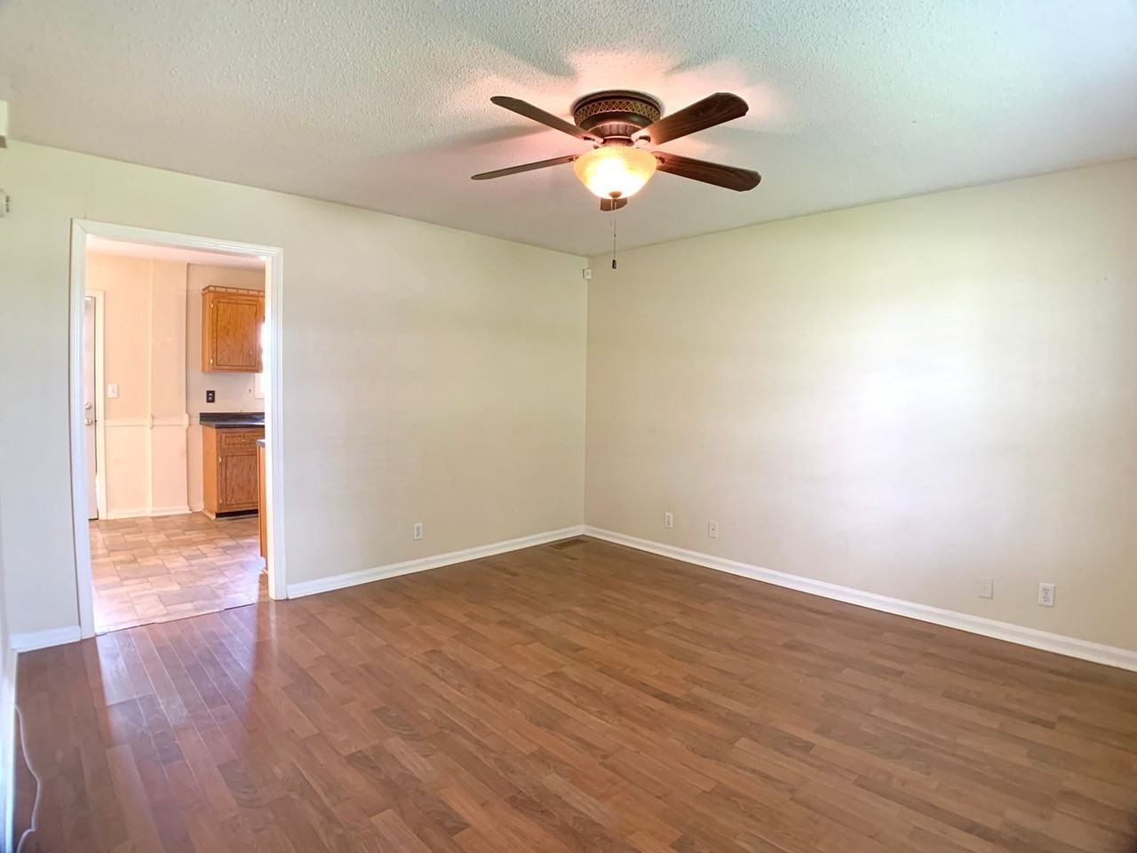 605 Millie Dr - Photo 2 of 19