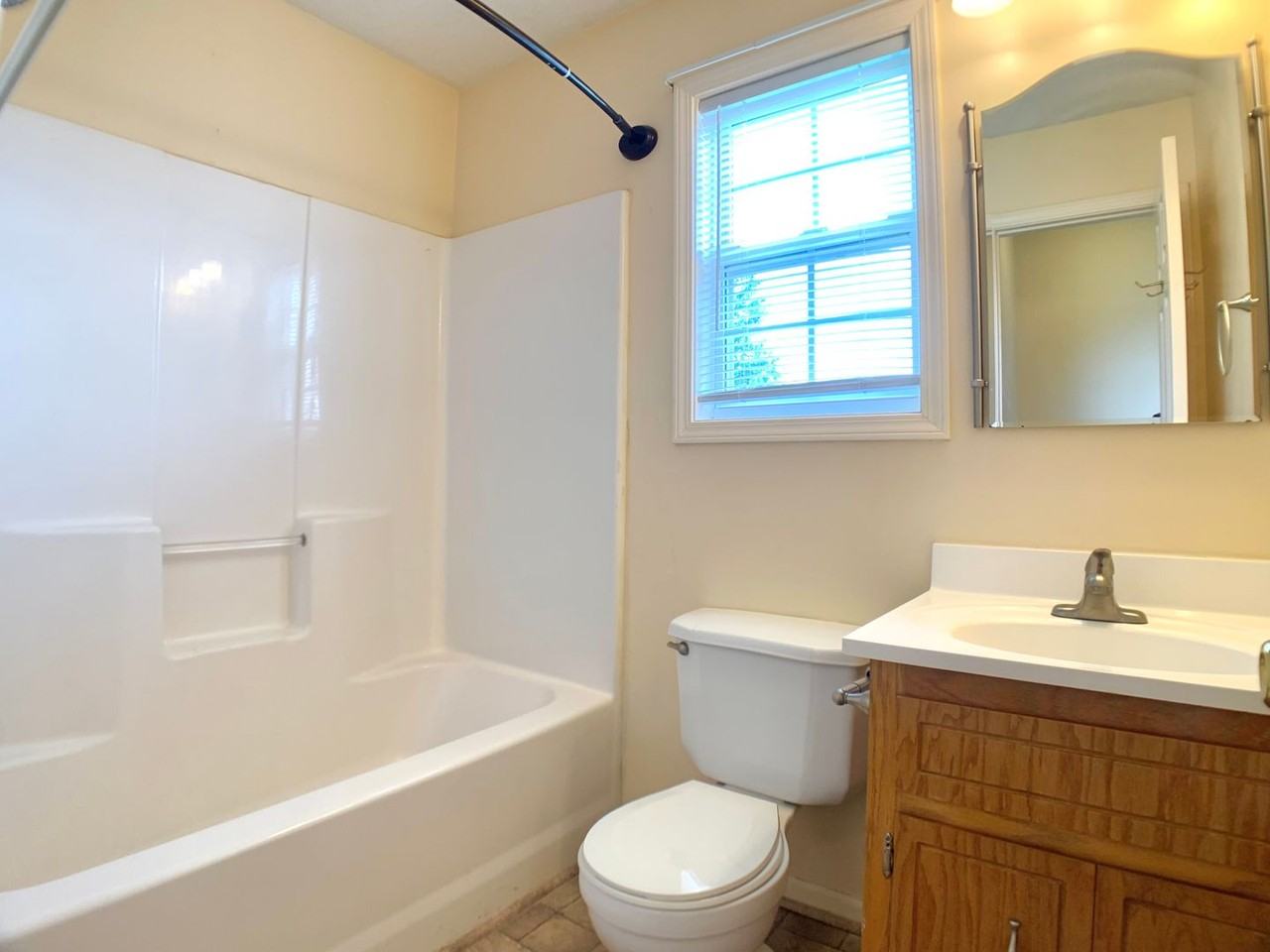 605 Millie Dr - Photo 7 of 19