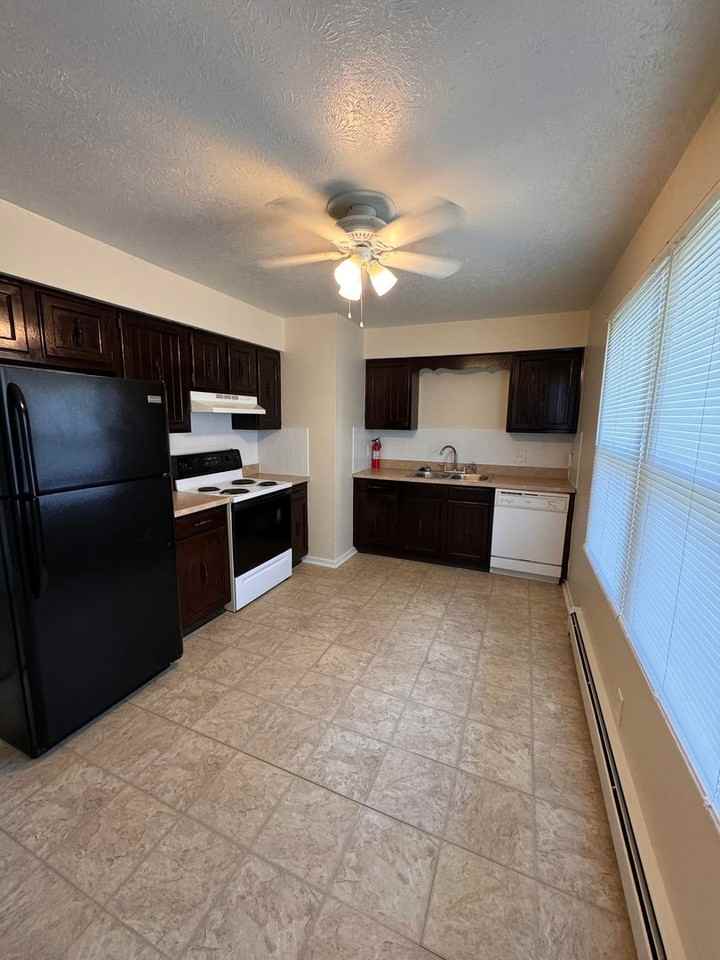 3872 Niles-Carver Road - Photo 3 of 9