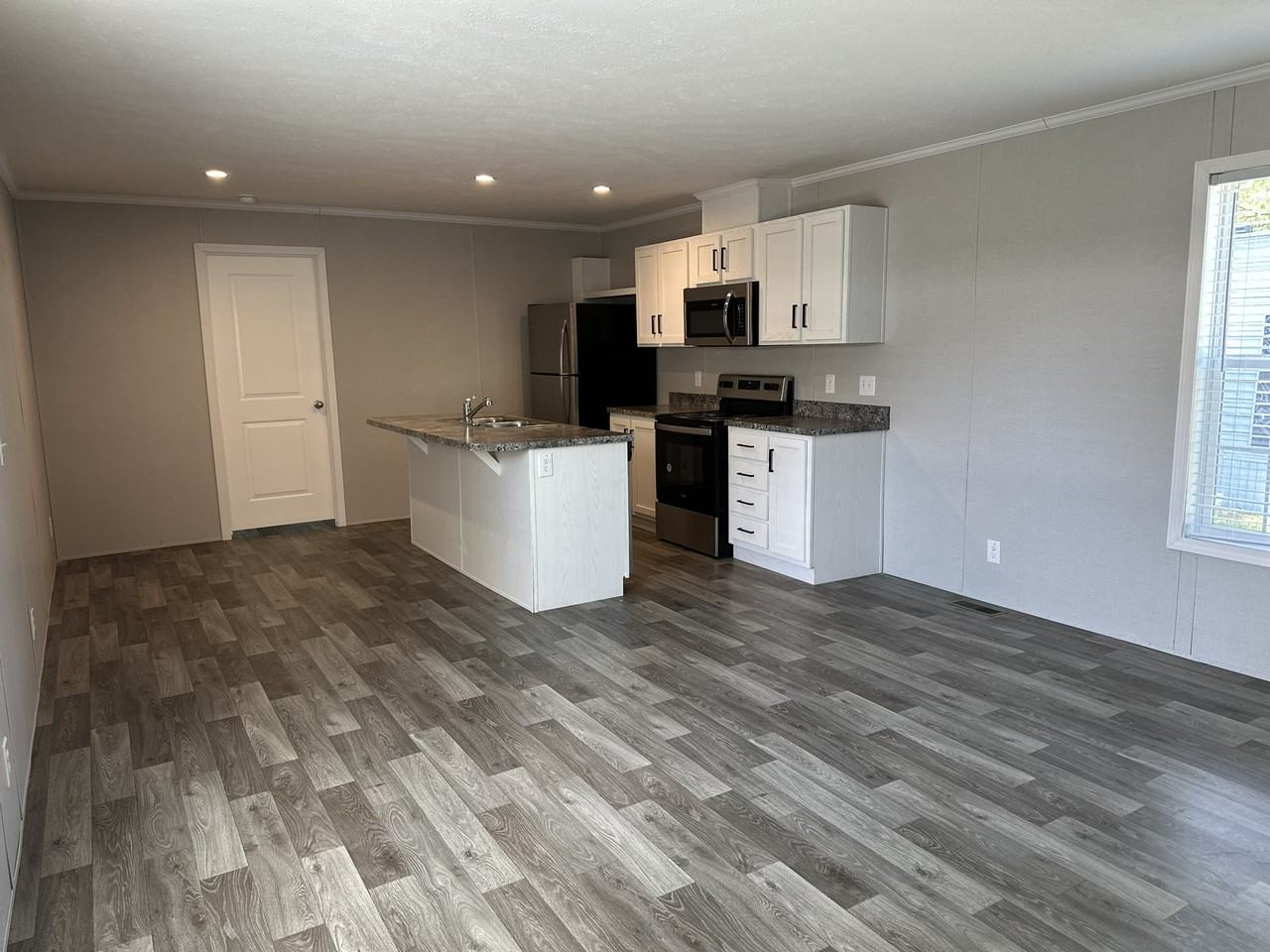 2239 Wellington Green Dr #20 - Photo 7 of 40