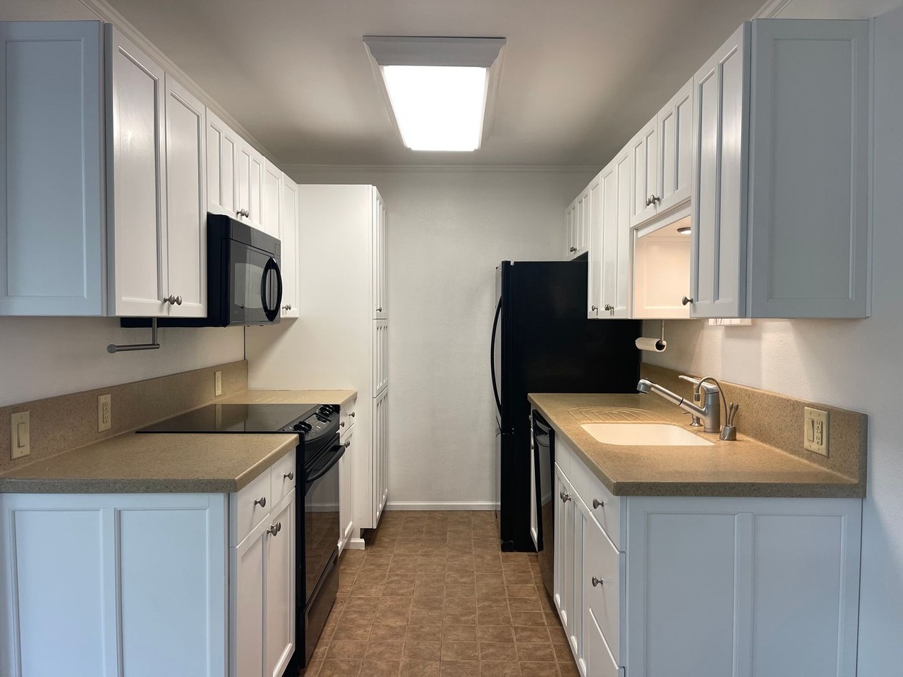 832 100th Ave Ne #104 - Photo 5 of 14