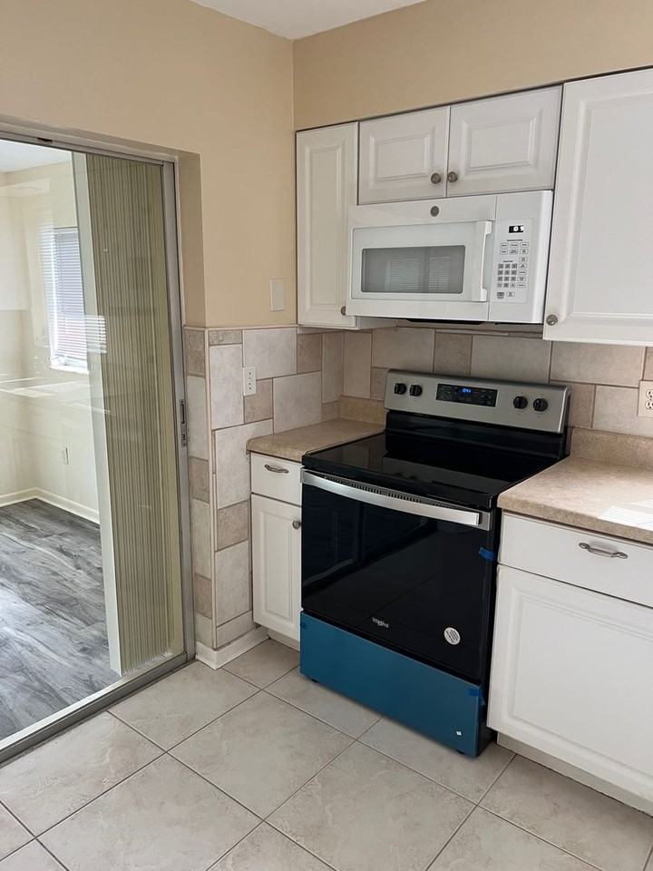 21310 Stillwater Ave - Photo 2 of 19