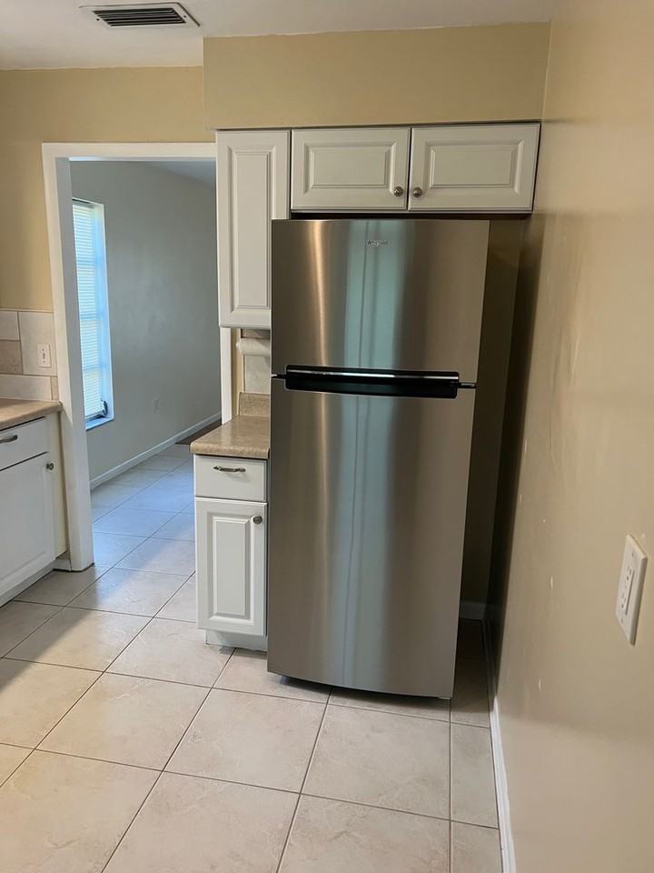 21310 Stillwater Ave - Photo 5 of 19