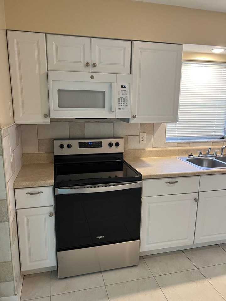 21310 Stillwater Ave - Photo 6 of 19