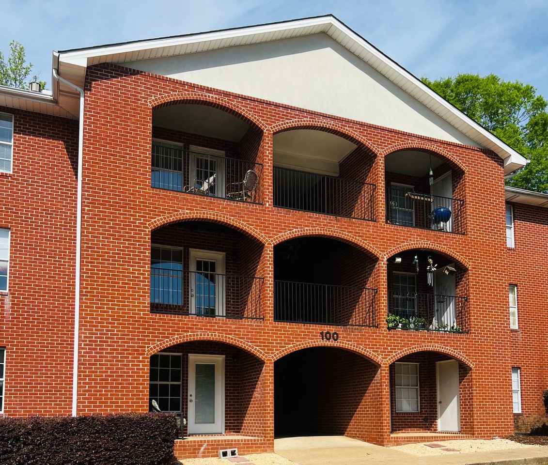 2515 Veterans Memorial Pkwy - Photo 2 of 16