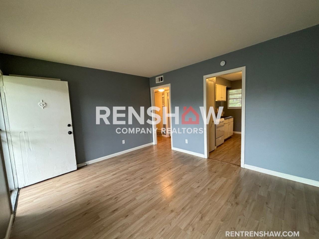 2767 Waverly Ave - Photo 3 of 15