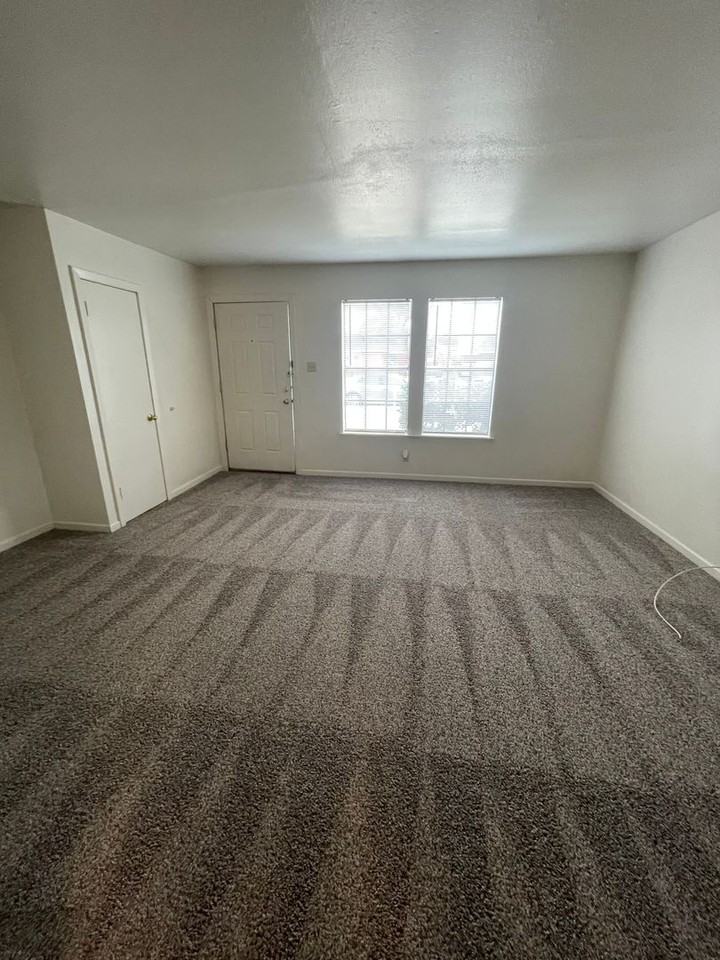 WBM 2121 33rd Street - Photo 3 of 7