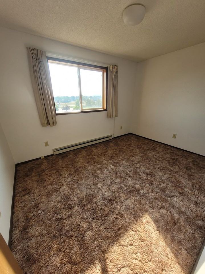 UH 6701 Hollister - Photo 3 of 10