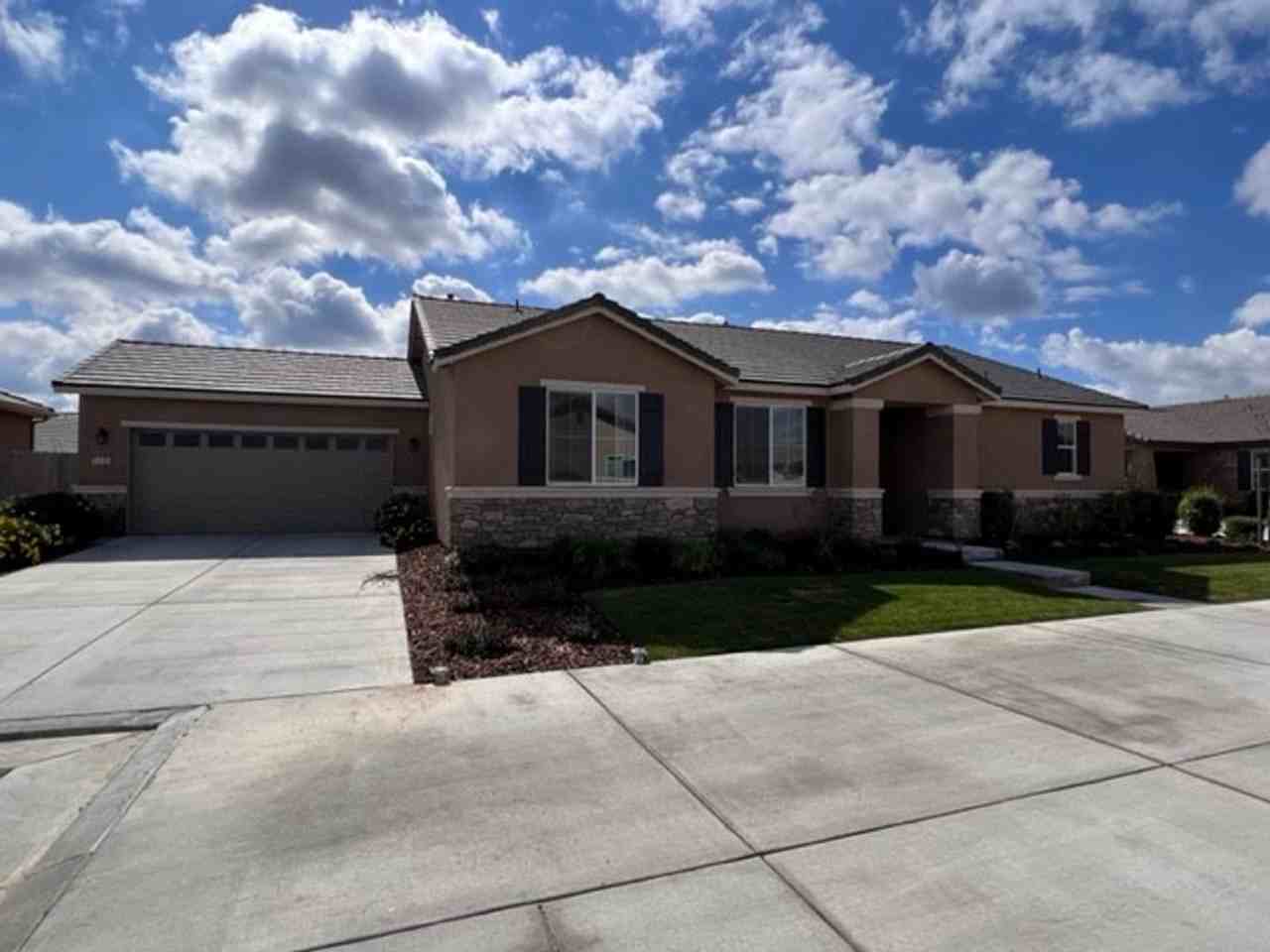 3205 North Noyes Court