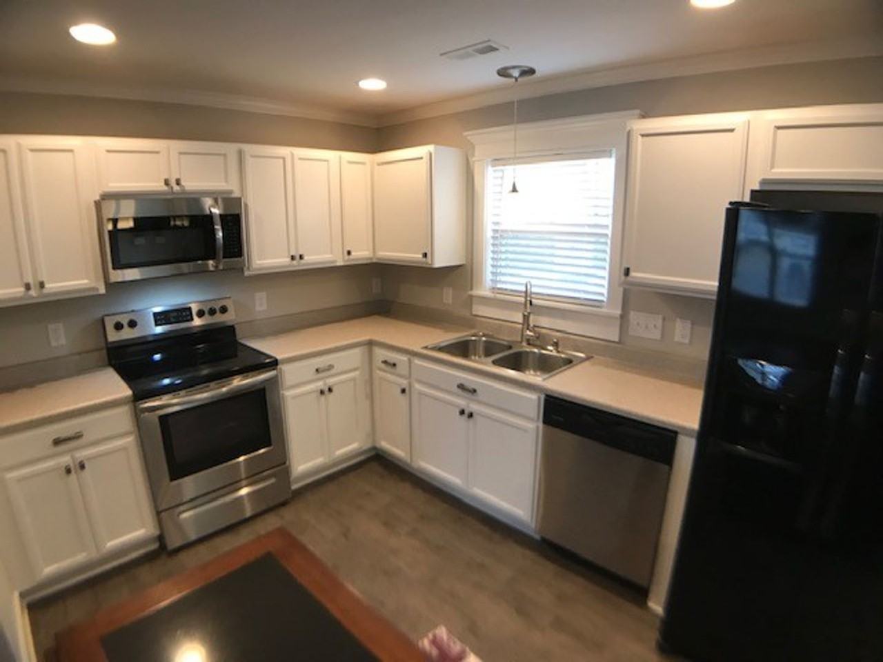 111 Hunter Landing Dr - Photo 4 of 20