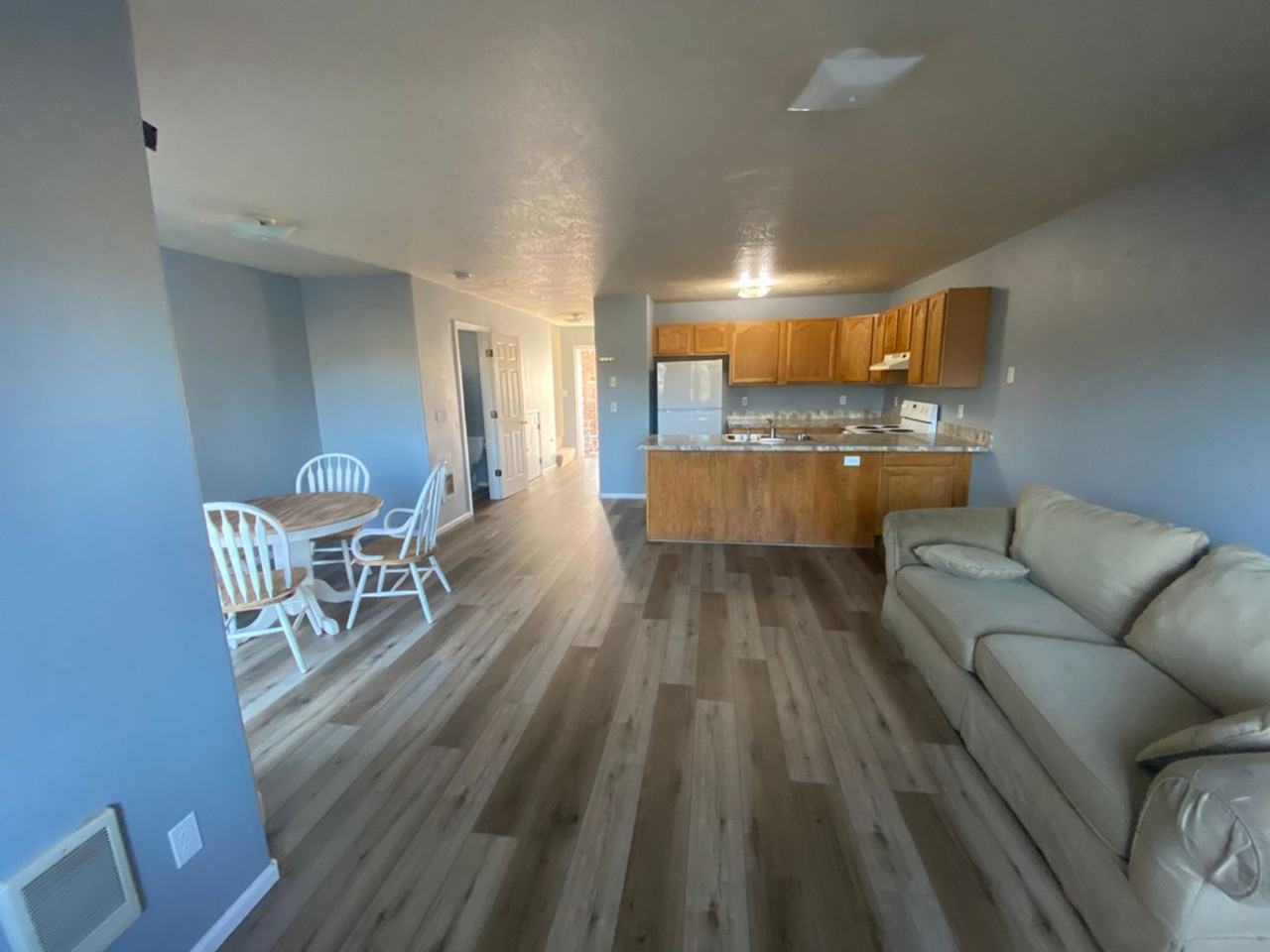 758 N Cloverleaf Loop - Photo 4 of 16