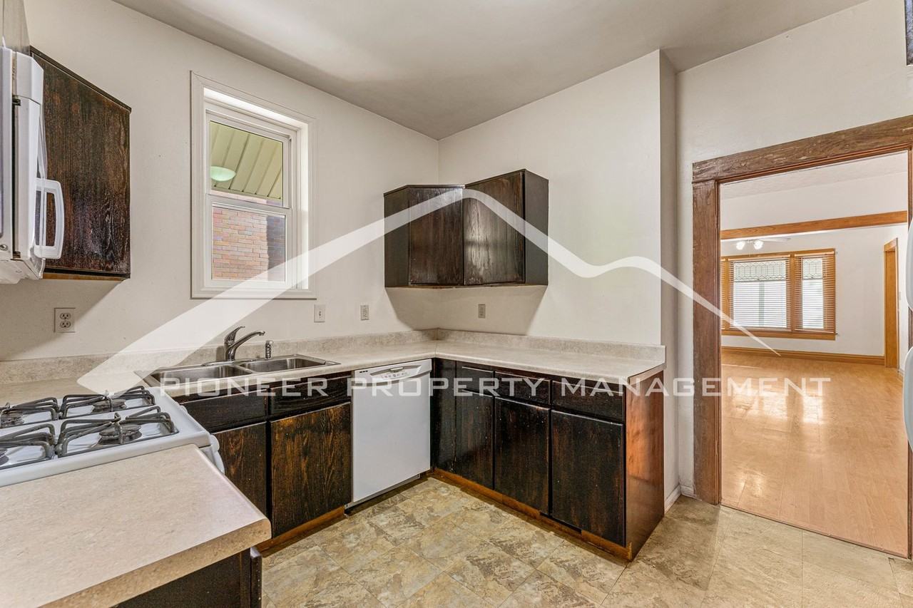3240 N Josephine St - Photo 7 of 17