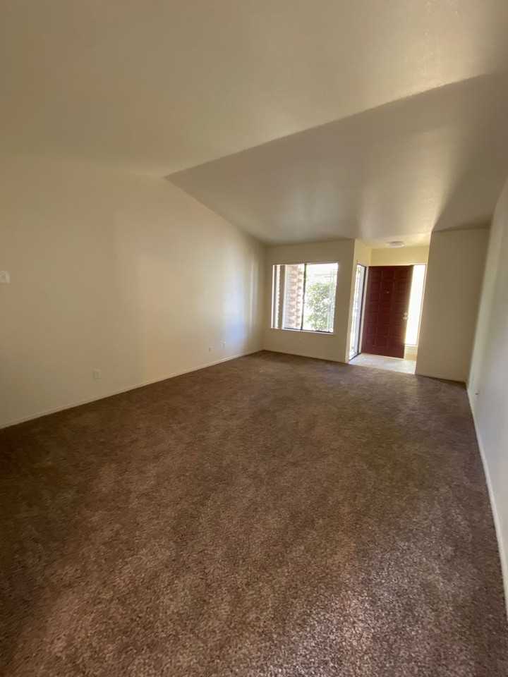 4920 Summerwood Cir - Photo 2 of 15