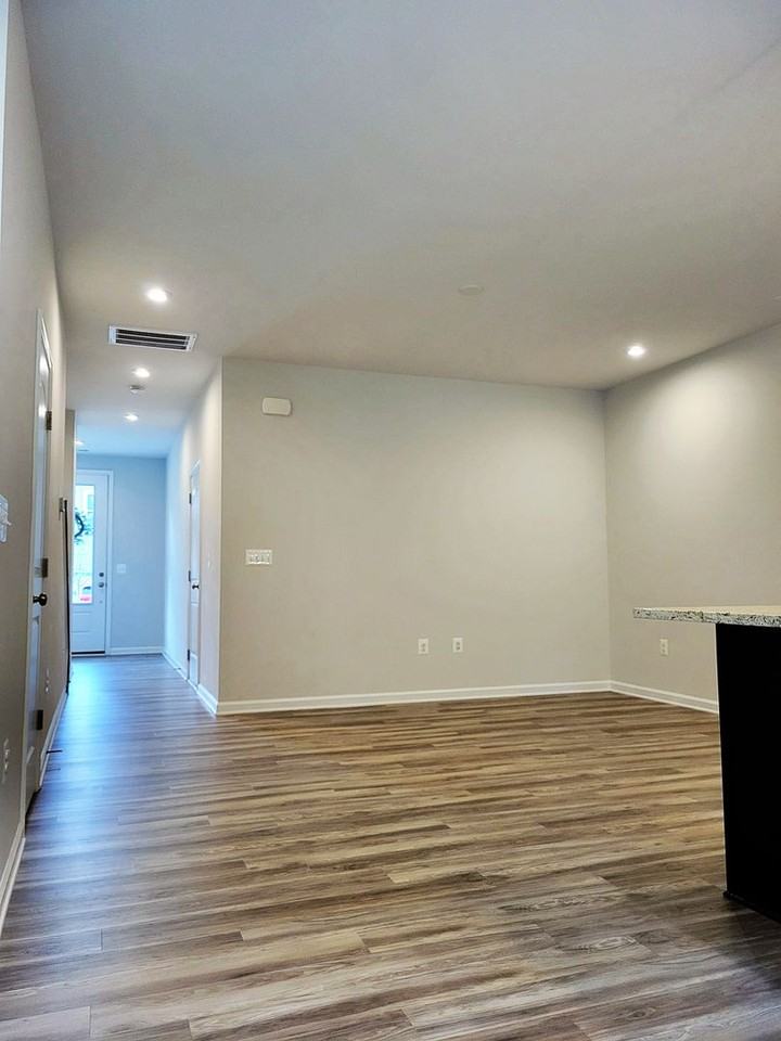 9220 St. Charles Cir - Photo 4 of 22