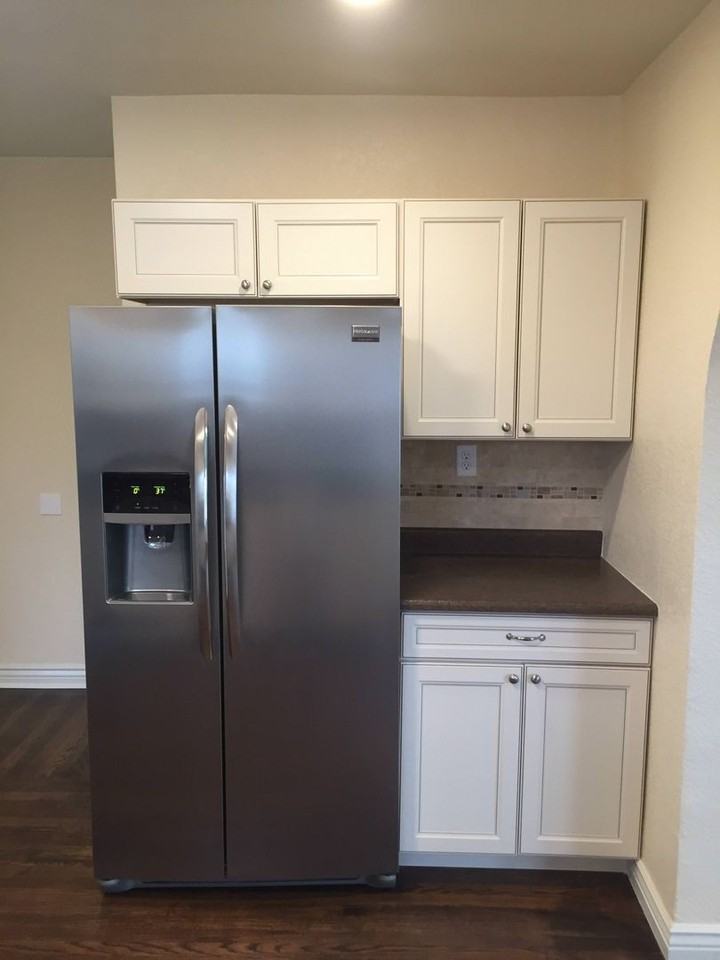 1014 W 16th St - Photo 5 of 24