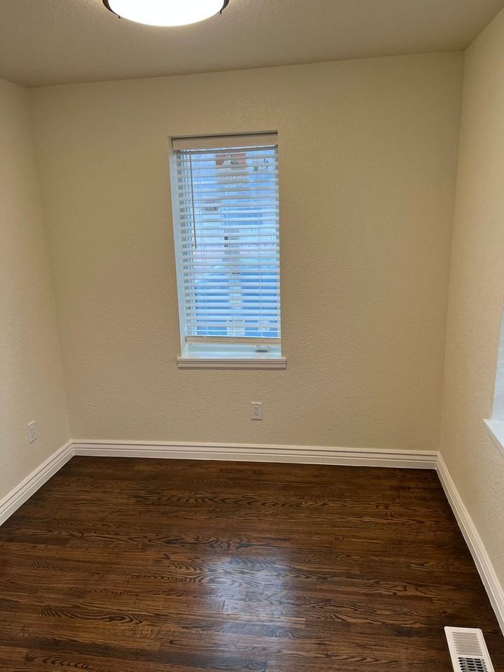 1430 Rice Ave - Photo 2 of 15