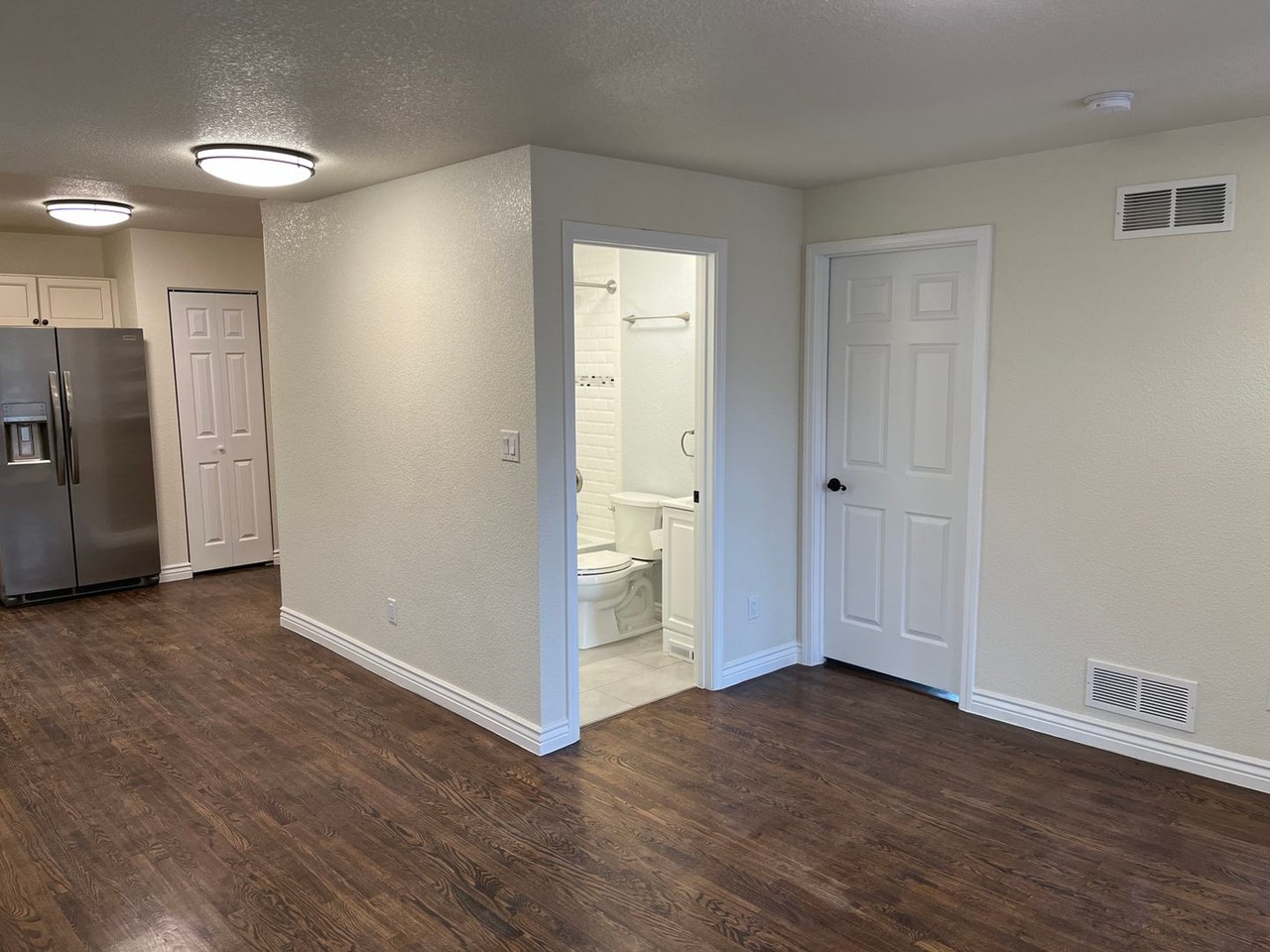 1430 Rice Ave - Photo 3 of 15