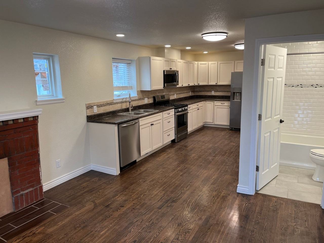 1430 Rice Ave - Photo 4 of 15