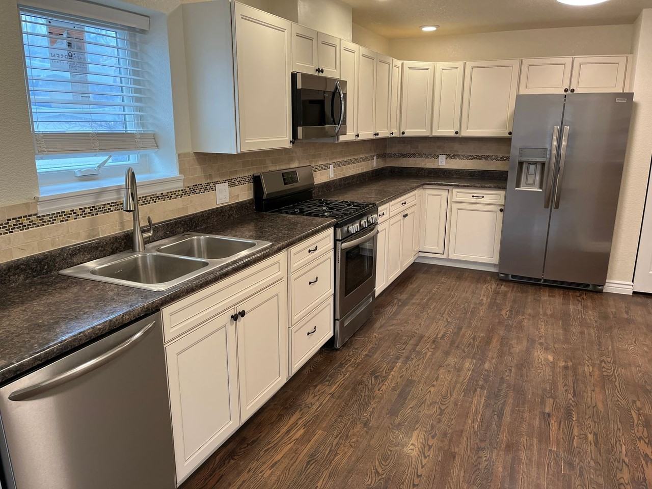1430 Rice Ave - Photo 5 of 15