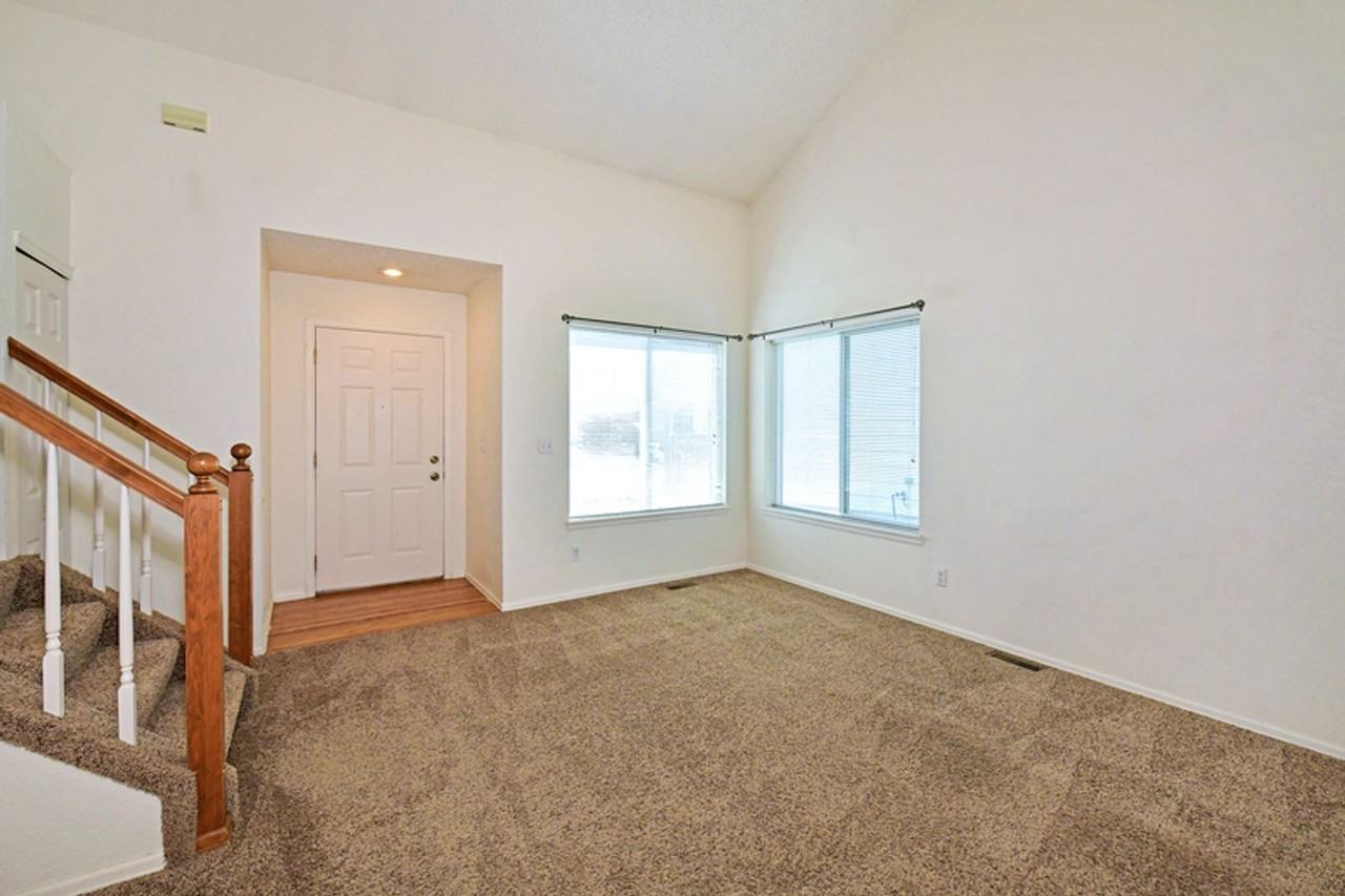 8380 Wilmington Dr - Photo 4 of 25