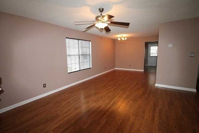 1056 Cherry Meadow Ln - Photo 4 of 7