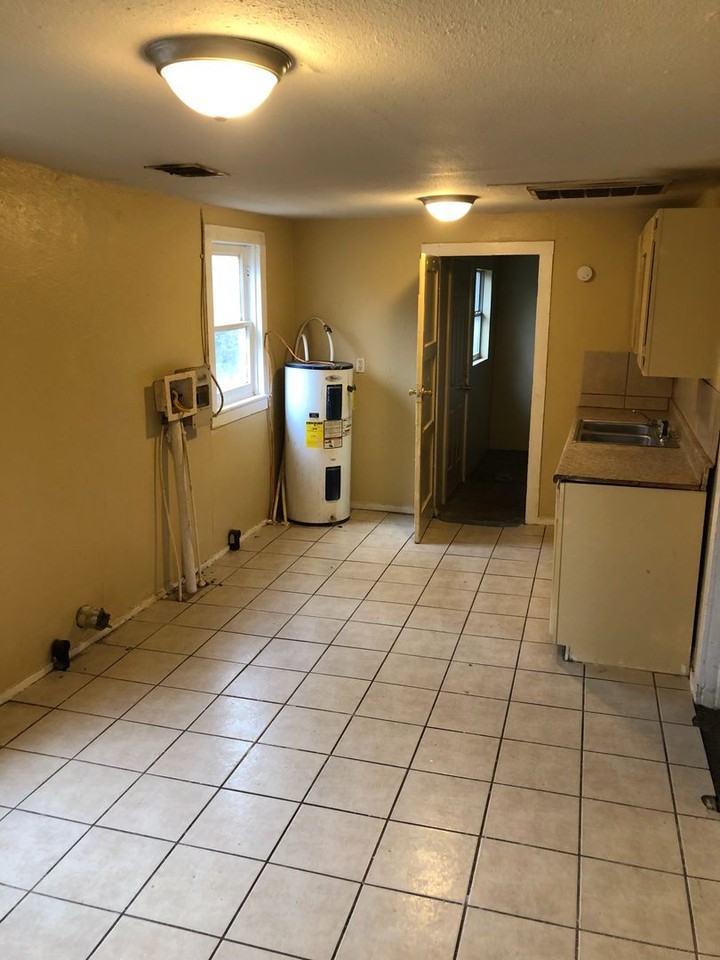 7409 Southern Ave - Photo 3 of 11