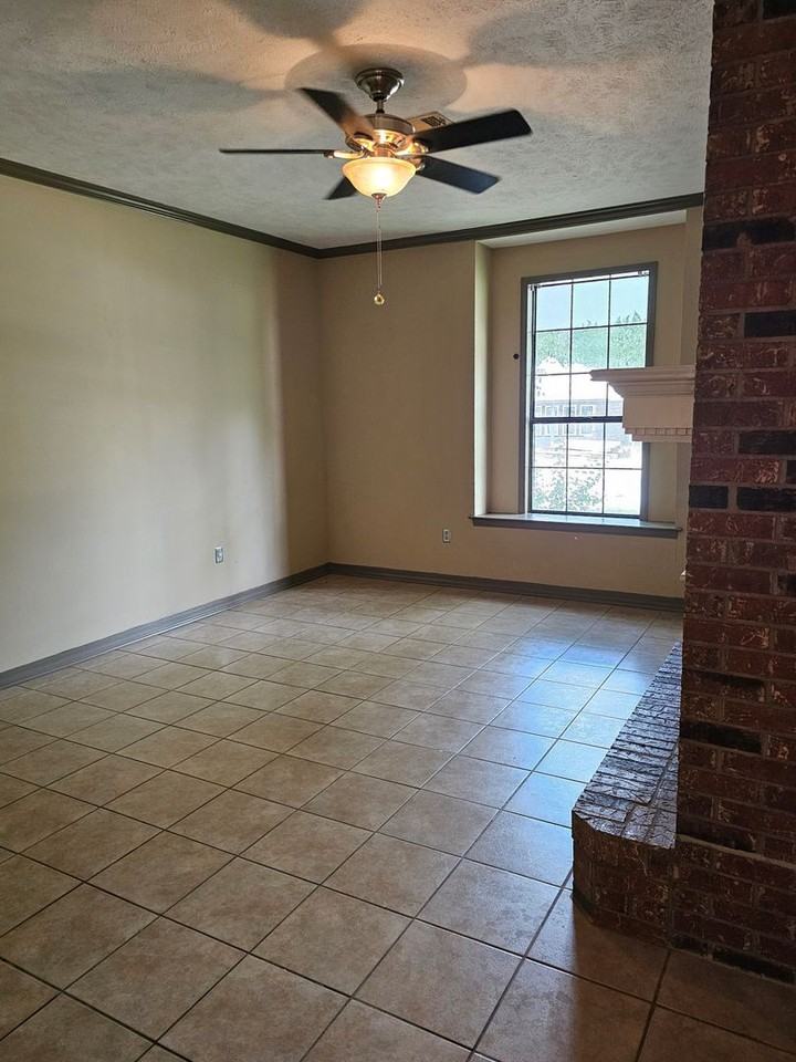 472A Brendalwood Dr - Photo 6 of 16
