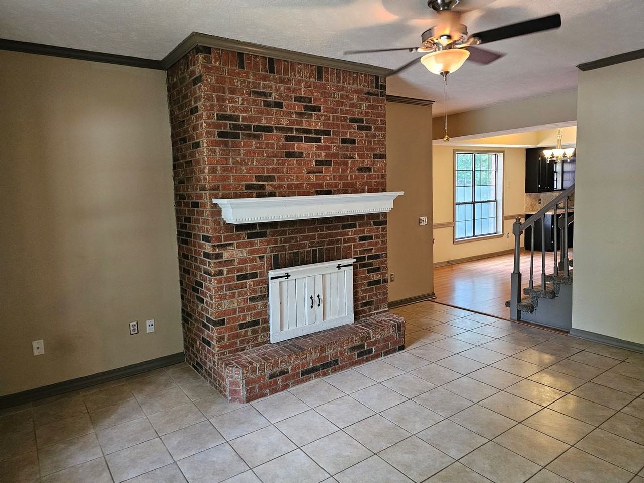 472A Brendalwood Dr - Photo 5 of 16