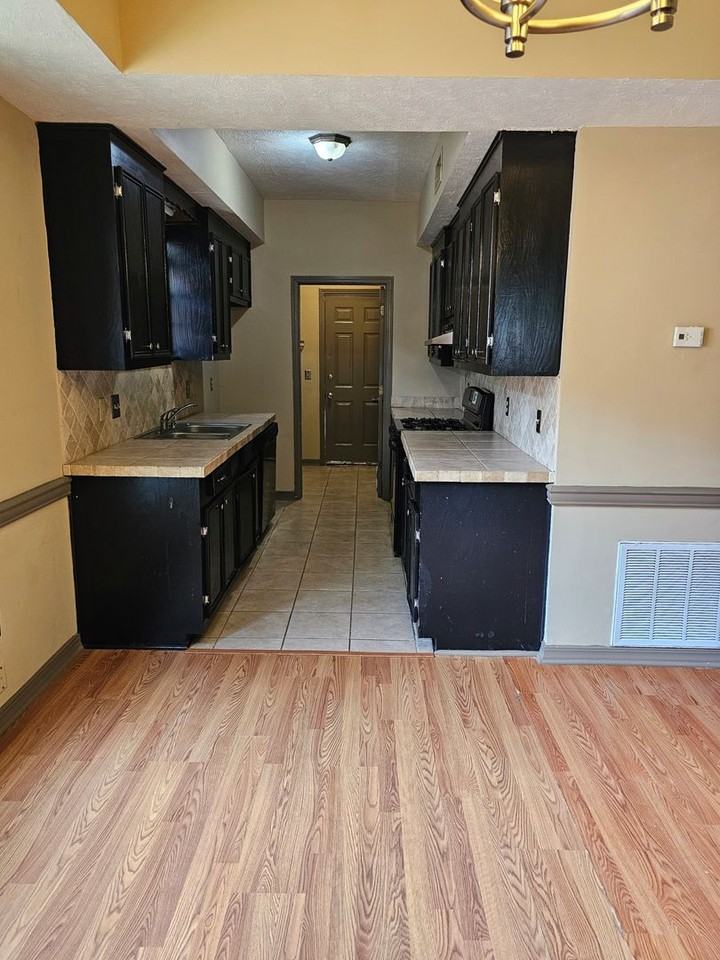 472A Brendalwood Dr - Photo 4 of 16