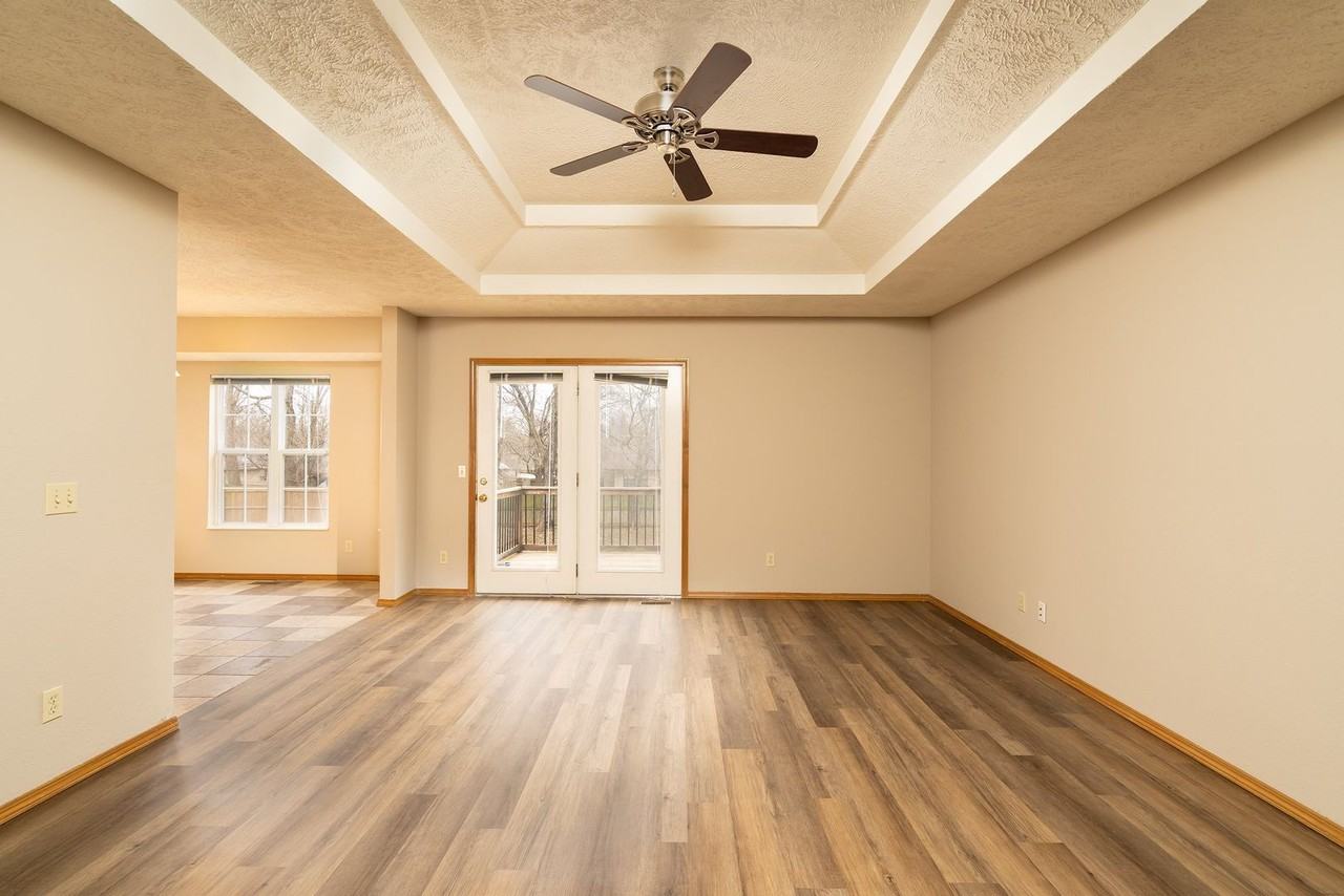 322 S Dexter Ave - Photo 3 of 16