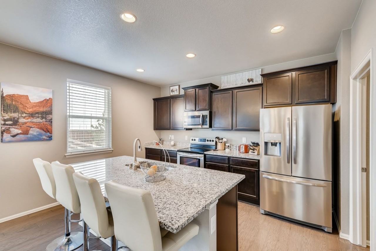 16735 W 86th Ln - Photo 7 of 28