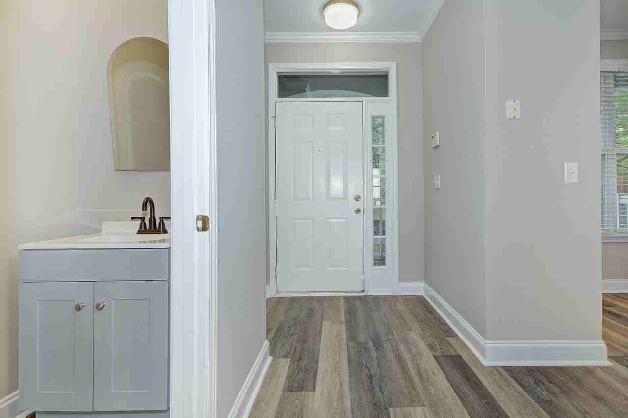 210 S Cedar St - Photo 4 of 23