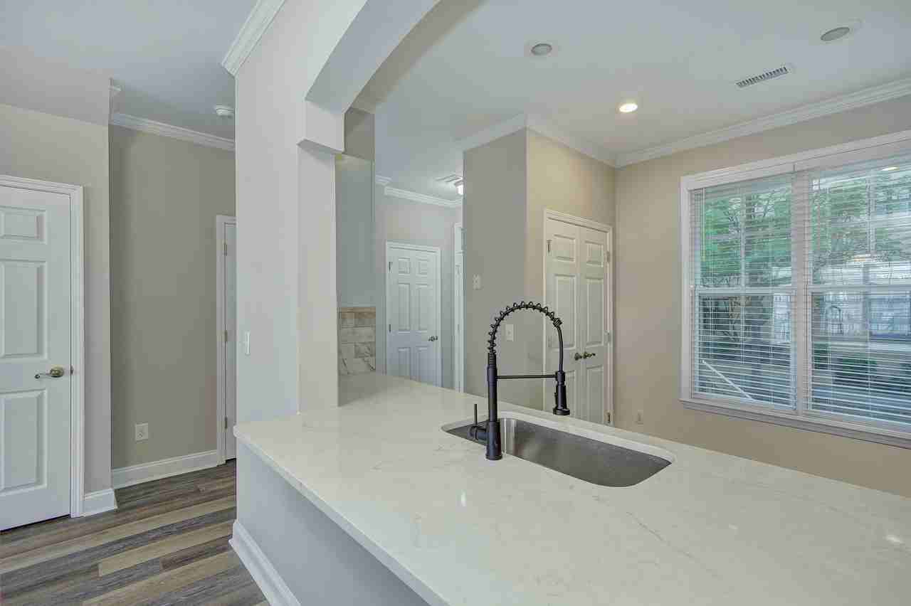 210 S Cedar St - Photo 7 of 23