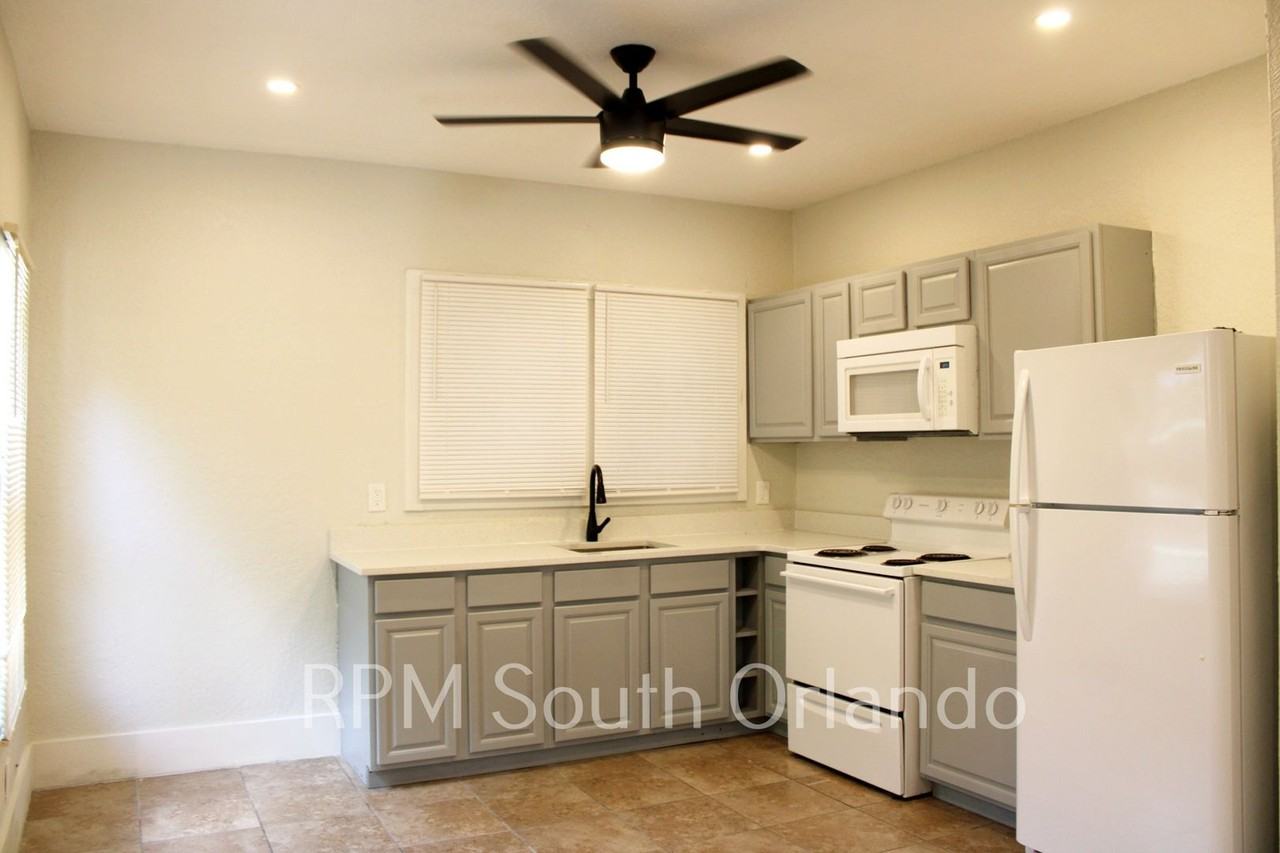 137 S Stone St - Photo 2 of 10