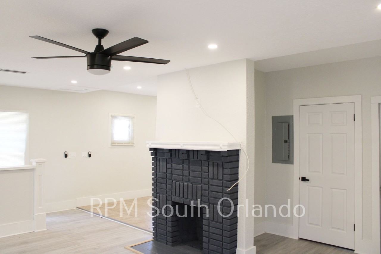 137 S Stone St - Photo 3 of 10
