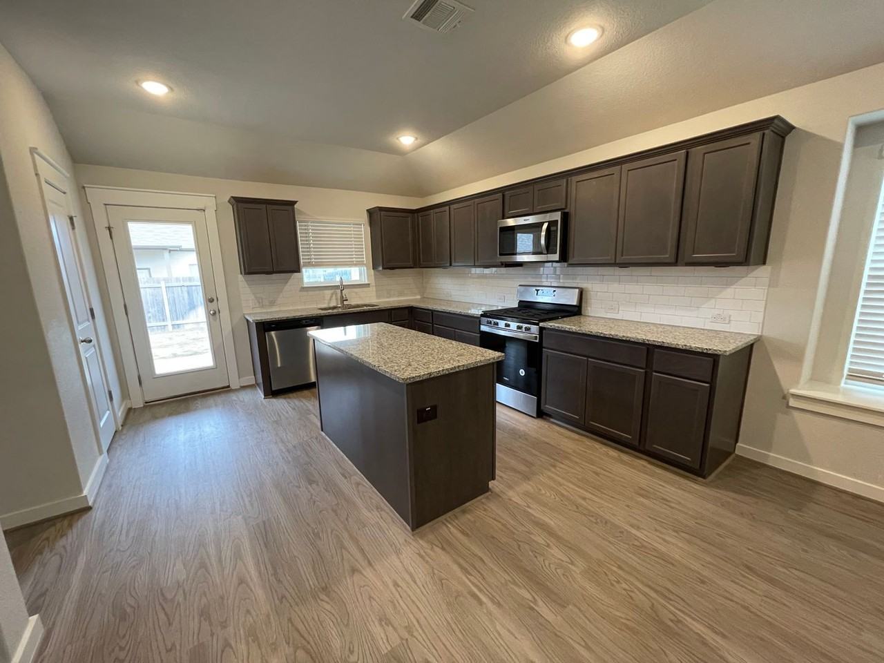 156 Nogalito Way - Photo 3 of 13