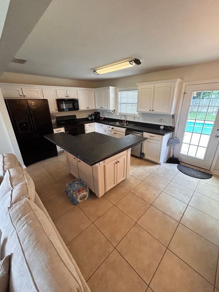 281 Griffith Ln - Photo 2 of 13