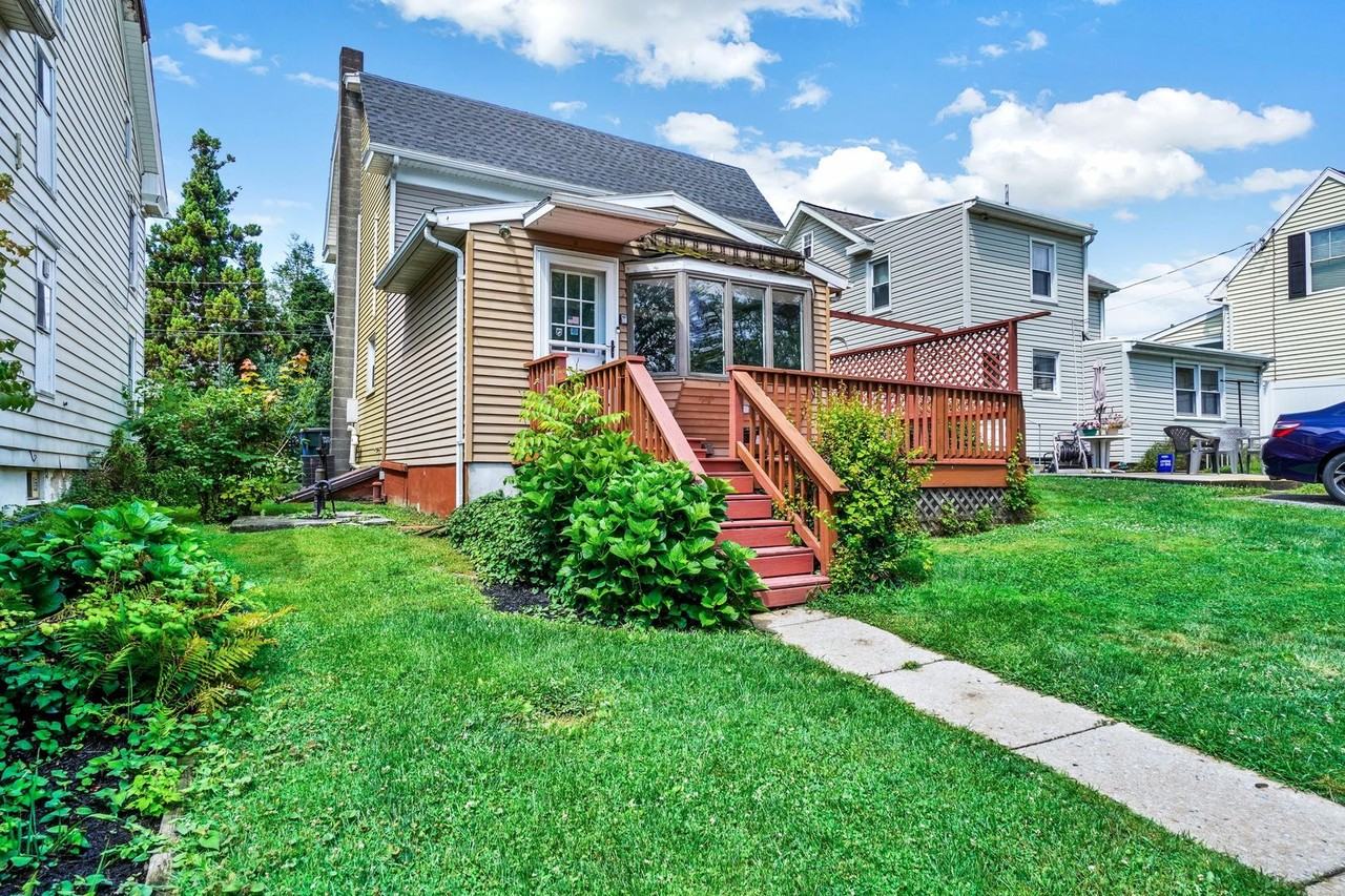 2437 S Queen St - Photo 2 of 20