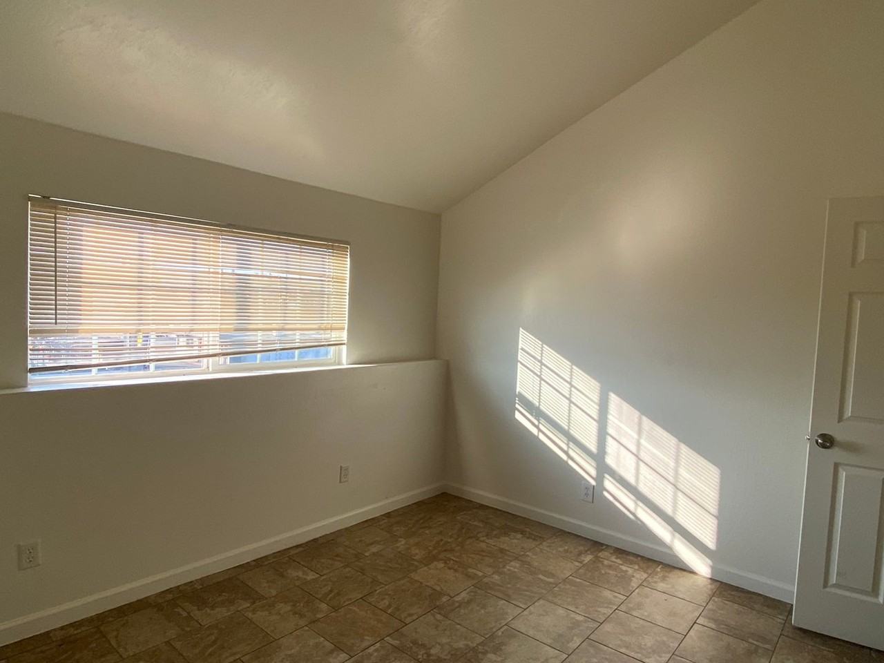 520-530 Union Ave - Photo 5 of 12