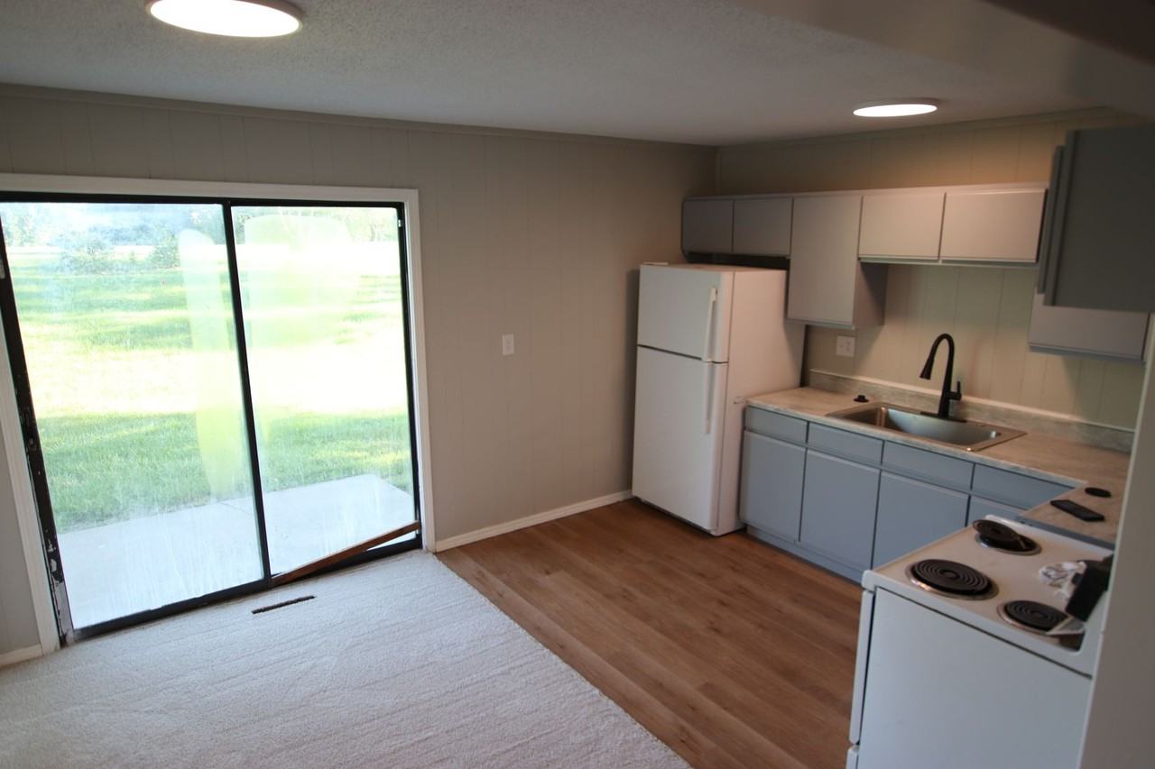 230 NE 85 Rd - Photo 3 of 9