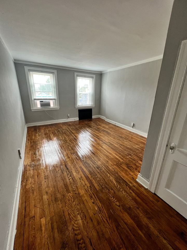 Historic Ecker Apartments in Revitalized Main Street Corridor in High Point - Photo 6 of 8