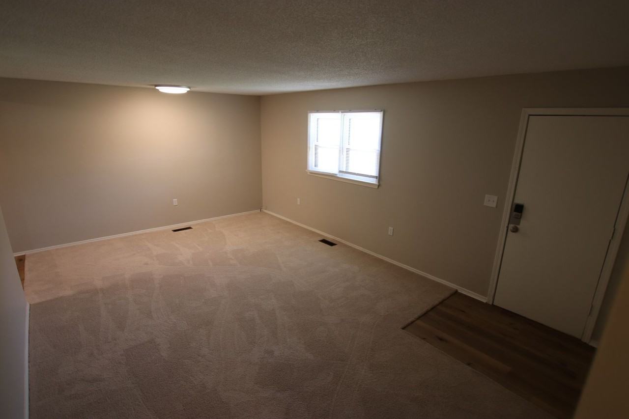 104 Se 245th Rd - Photo 3 of 12